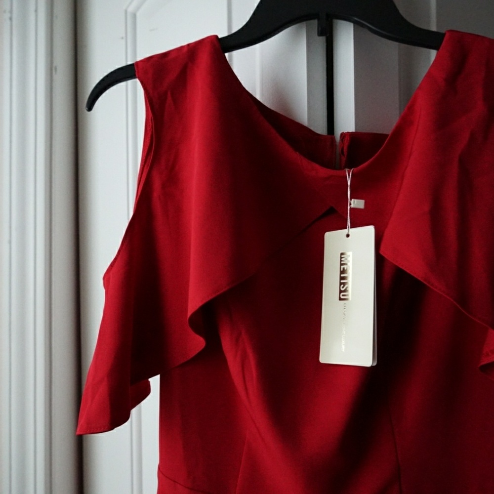 Very beautiful red midi-long dress.
